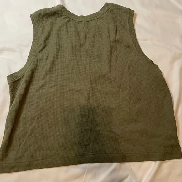 All In Motion size XXL army green waffle style athletic crop top tank top - Picture 4 of 4